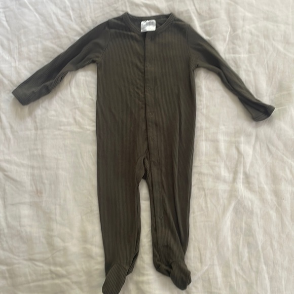 Mebie forest green onesie, 6-12 months - Picture 1 of 3